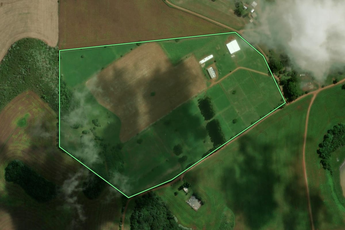Imagem de satélite do imóvel rural em Zortéa (SC), com o contorno declarado no CAR desenhado por cima.