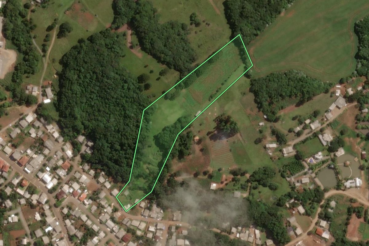 Imagem de satélite do imóvel rural em Zortéa (SC), com o contorno declarado no CAR desenhado por cima.