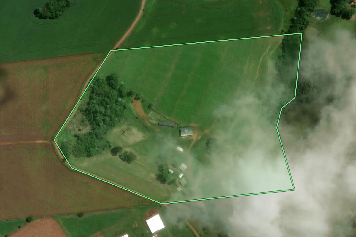 Imagem de satélite do imóvel rural em Zortéa (SC), com o contorno declarado no CAR desenhado por cima.