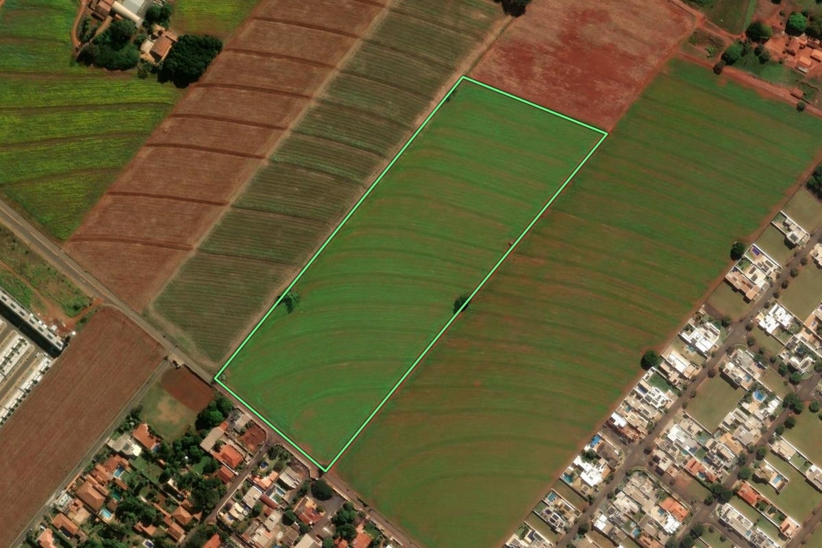 Imagem de satélite do imóvel rural em Artur Nogueira (SP), com o contorno declarado no CAR desenhado por cima.