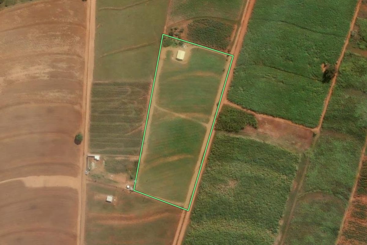 Imagem de satélite do imóvel rural em Artur Nogueira (SP), com o contorno declarado no CAR desenhado por cima.