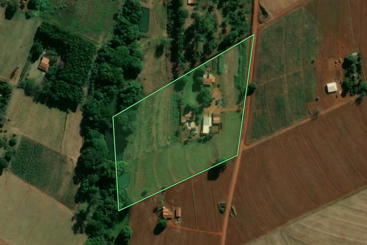 Imagem de satélite do imóvel rural em Artur Nogueira (SP), com o contorno declarado no CAR desenhado por cima.