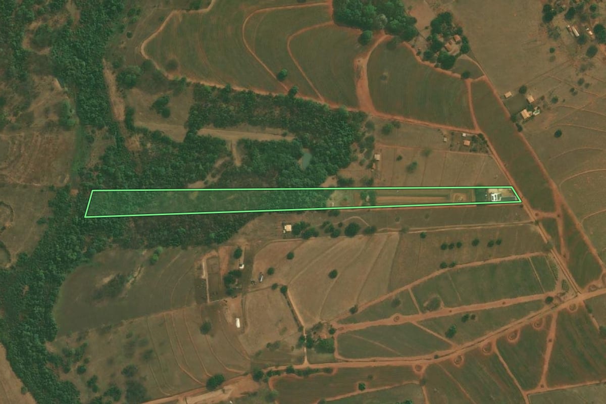 Imagem de satélite do imóvel rural em Bady Bassitt (SP), com o contorno declarado no CAR desenhado por cima.