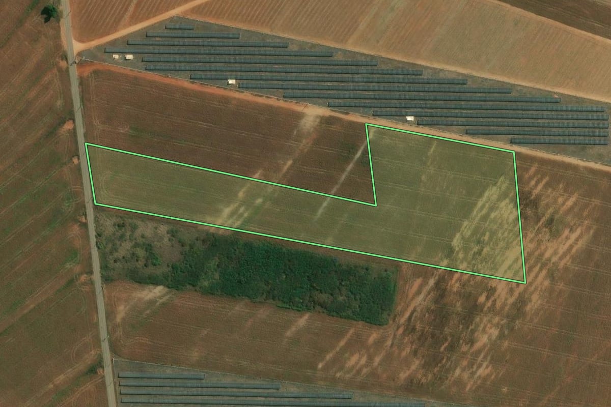 Imagem de satélite do imóvel rural em Boituva (SP), com o contorno declarado no CAR desenhado por cima.