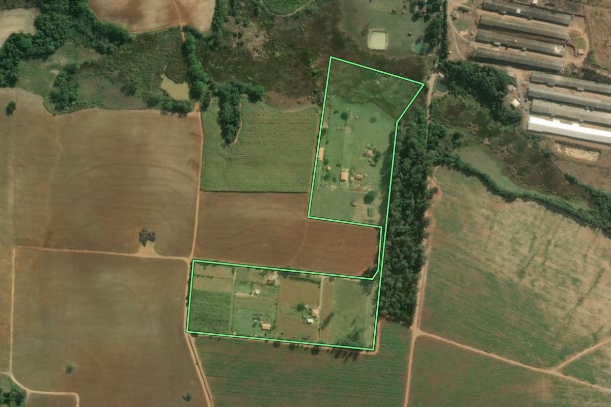 Imagem de satélite do imóvel rural em Cesário Lange (SP), com o contorno declarado no CAR desenhado por cima.