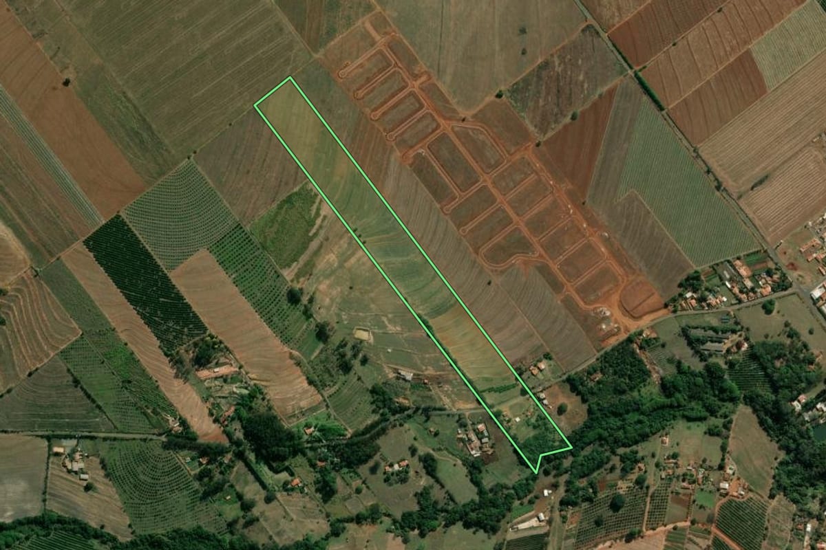 Imagem de satélite do imóvel rural em Conchal (SP), com o contorno declarado no CAR desenhado por cima.