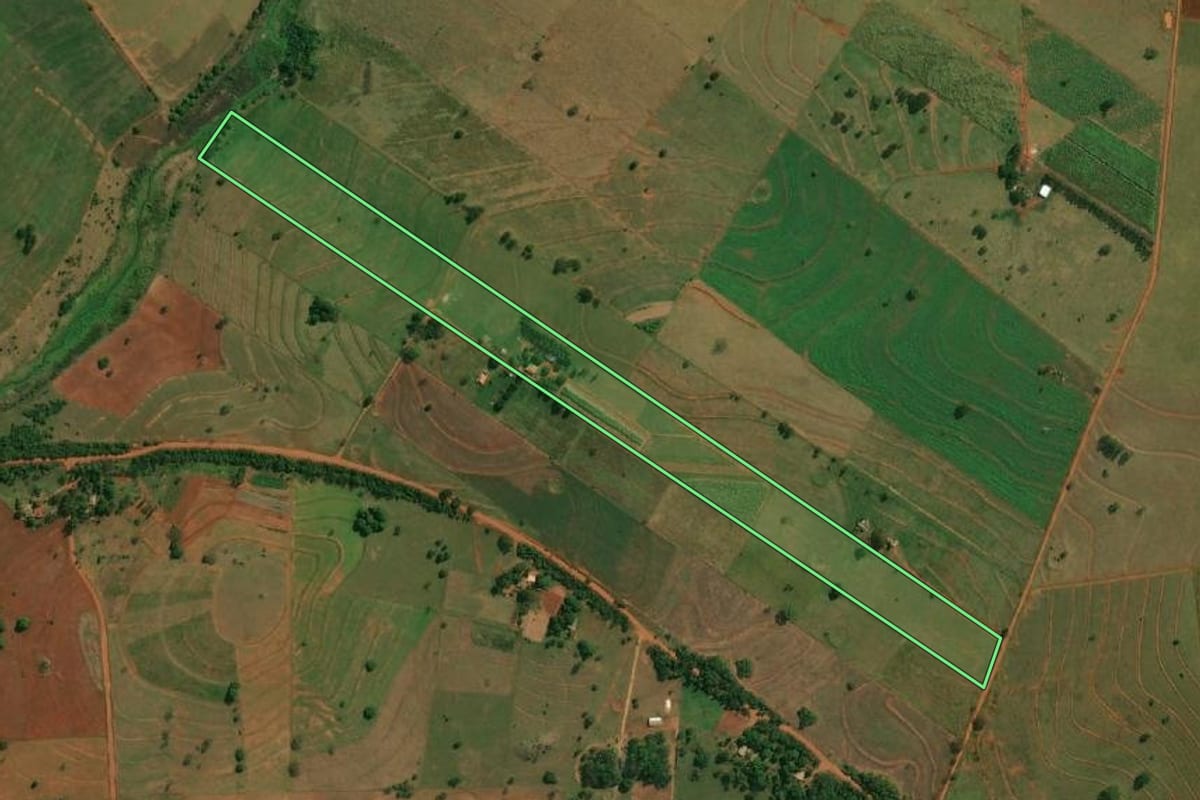Imagem de satélite do imóvel rural em Euclides da Cunha Paulista (SP), com o contorno declarado no CAR desenhado por cima.