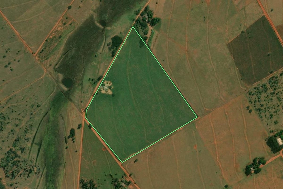 Imagem de satélite do imóvel rural em Euclides da Cunha Paulista (SP), com o contorno declarado no CAR desenhado por cima.