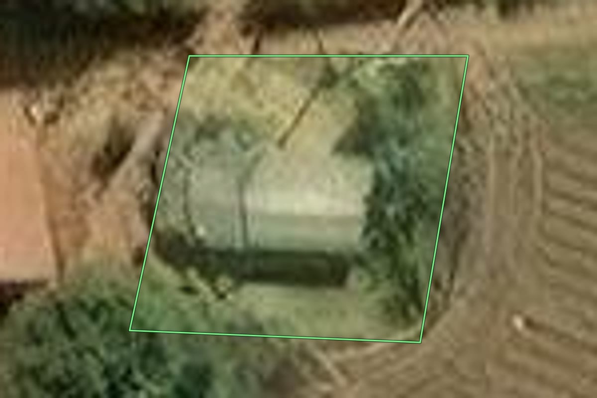 Imagem de satélite do imóvel rural em Ibiúna (SP), com o contorno declarado no CAR desenhado por cima.
