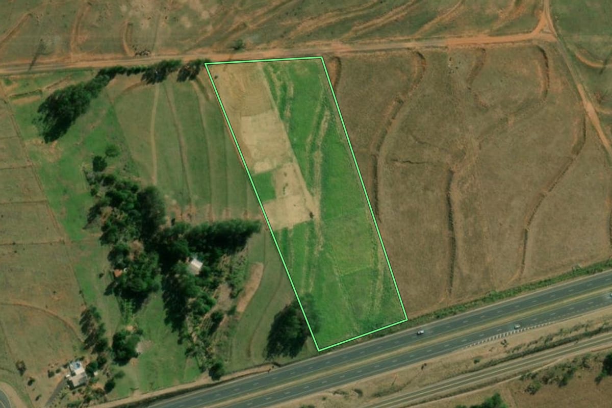 Imagem de satélite do imóvel rural em Indiana (SP), com o contorno declarado no CAR desenhado por cima.