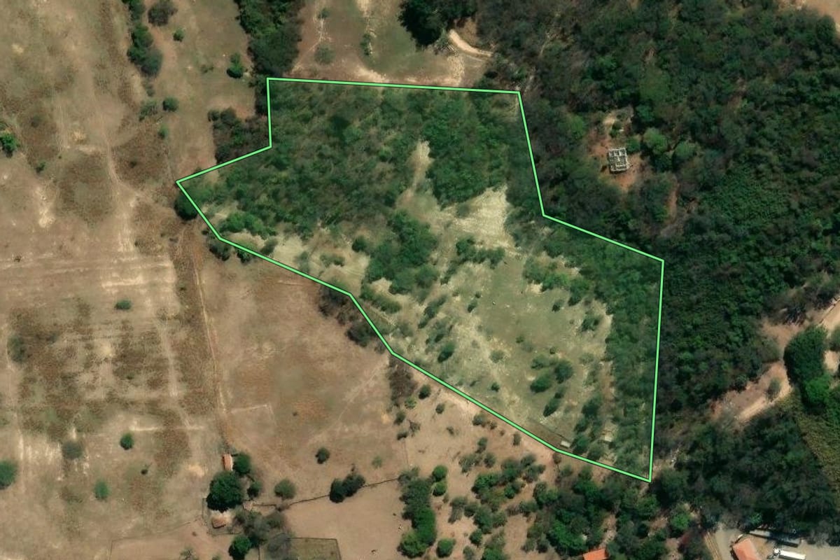 Imagem de satélite do imóvel rural em Itu (SP), com o contorno declarado no CAR desenhado por cima.