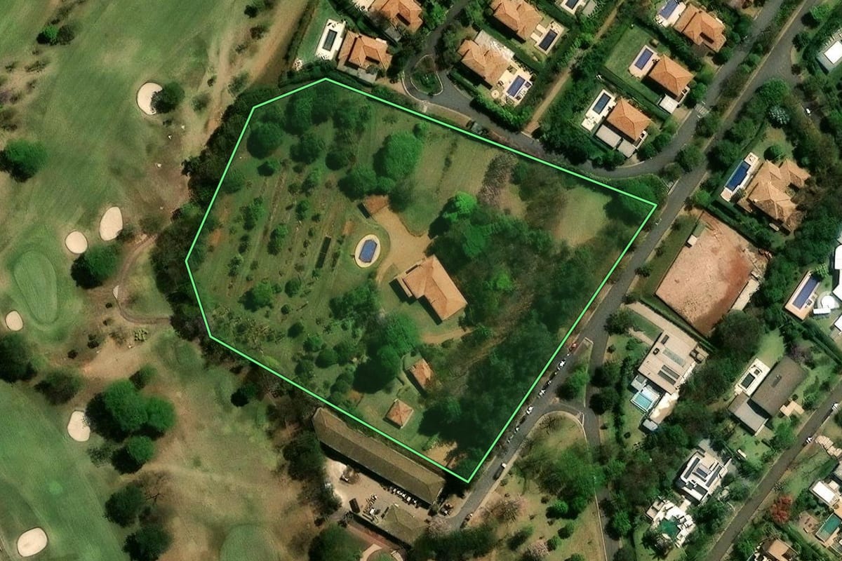 Imagem de satélite do imóvel rural em Itupeva (SP), com o contorno declarado no CAR desenhado por cima.