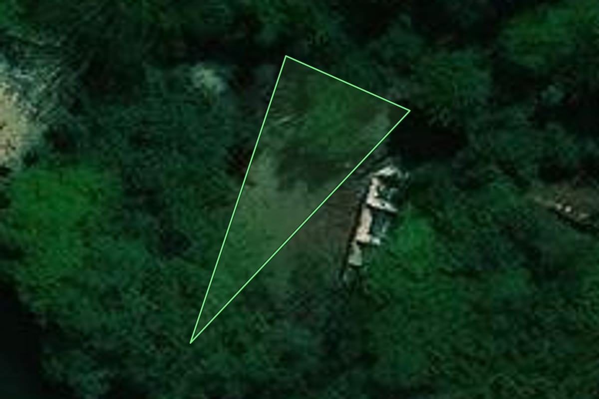 Imagem de satélite do imóvel rural em Jardinópolis (SP), com o contorno declarado no CAR desenhado por cima.