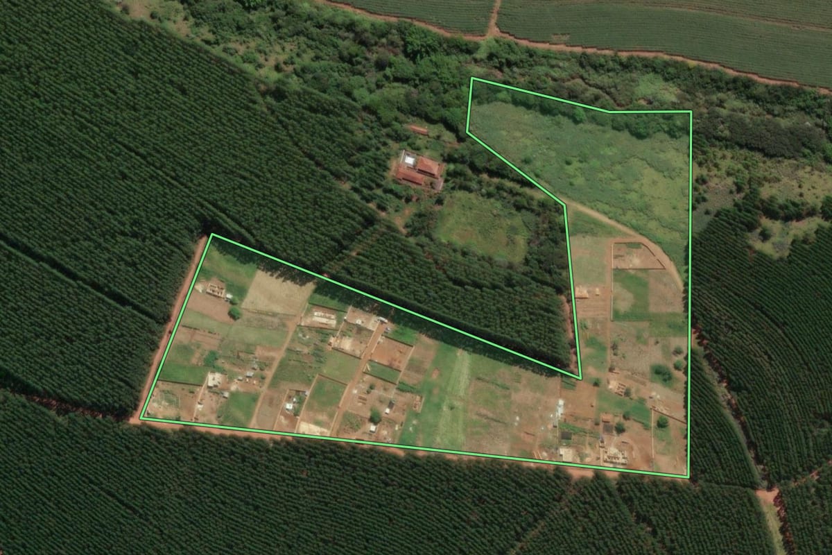 Imagem de satélite do imóvel rural em Lençóis Paulista (SP), com o contorno declarado no CAR desenhado por cima.