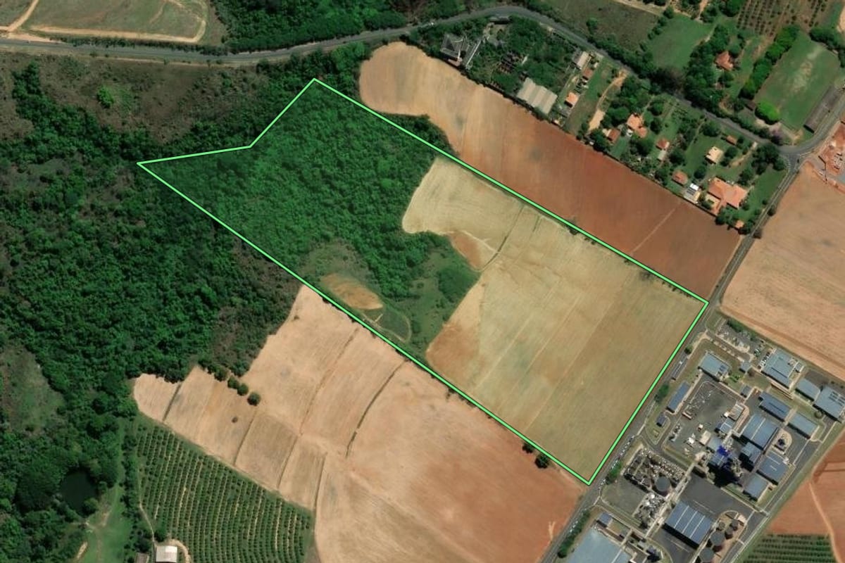 Imagem de satélite do imóvel rural em Limeira (SP), com o contorno declarado no CAR desenhado por cima.