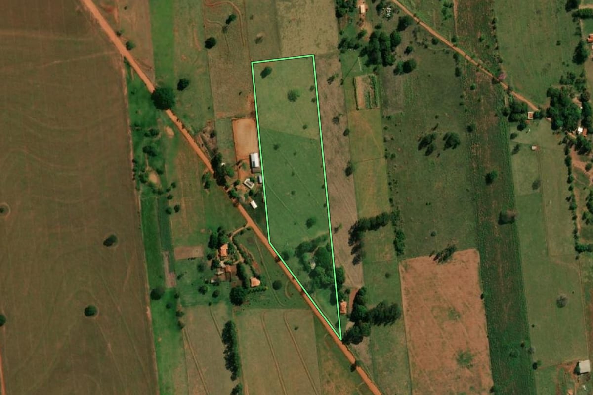 Imagem de satélite do imóvel rural em Mirante do Paranapanema (SP), com o contorno declarado no CAR desenhado por cima.