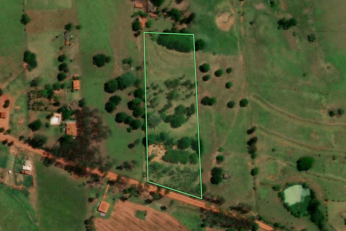 Imagem de satélite do imóvel rural em Mirante do Paranapanema (SP), com o contorno declarado no CAR desenhado por cima.