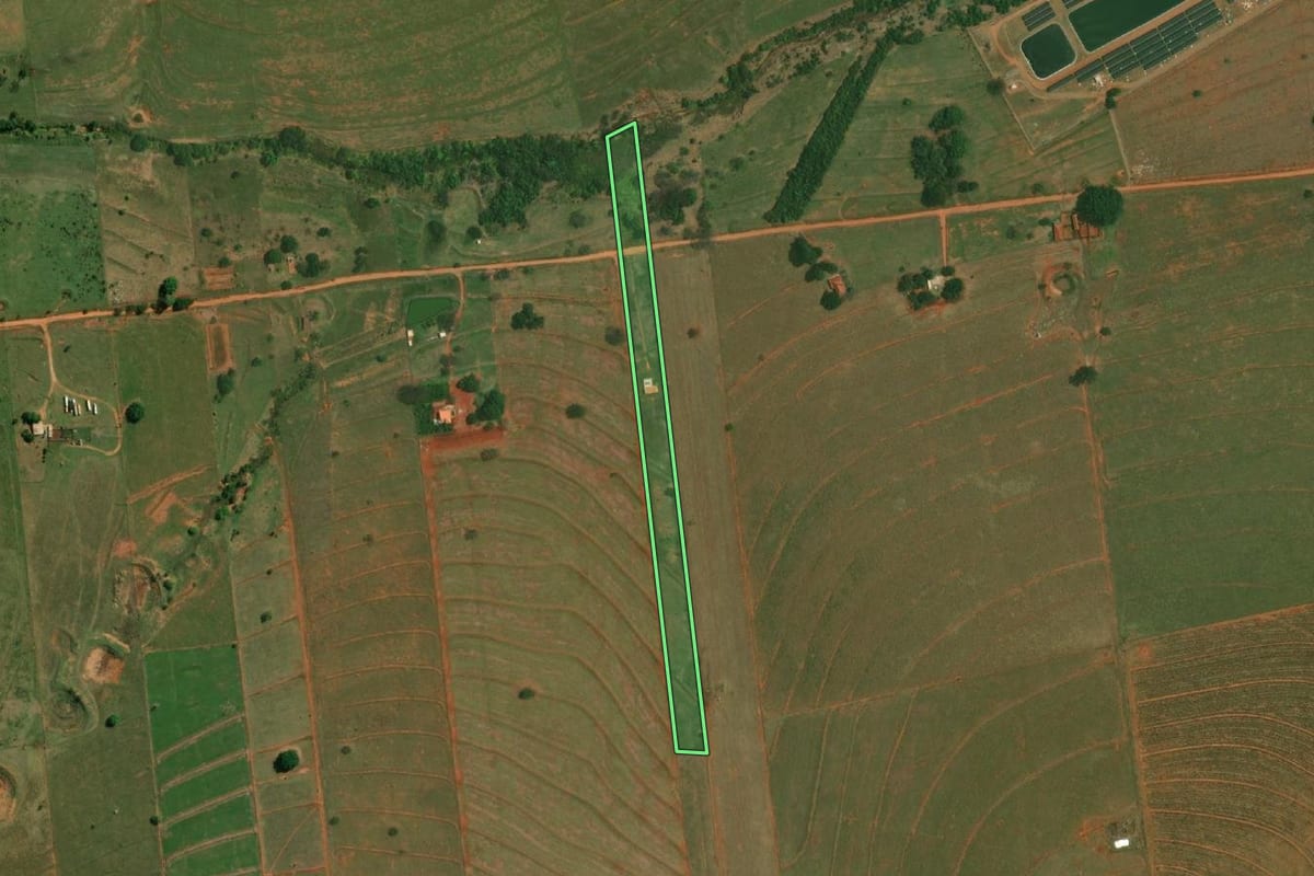 Imagem de satélite do imóvel rural em Mirante do Paranapanema (SP), com o contorno declarado no CAR desenhado por cima.