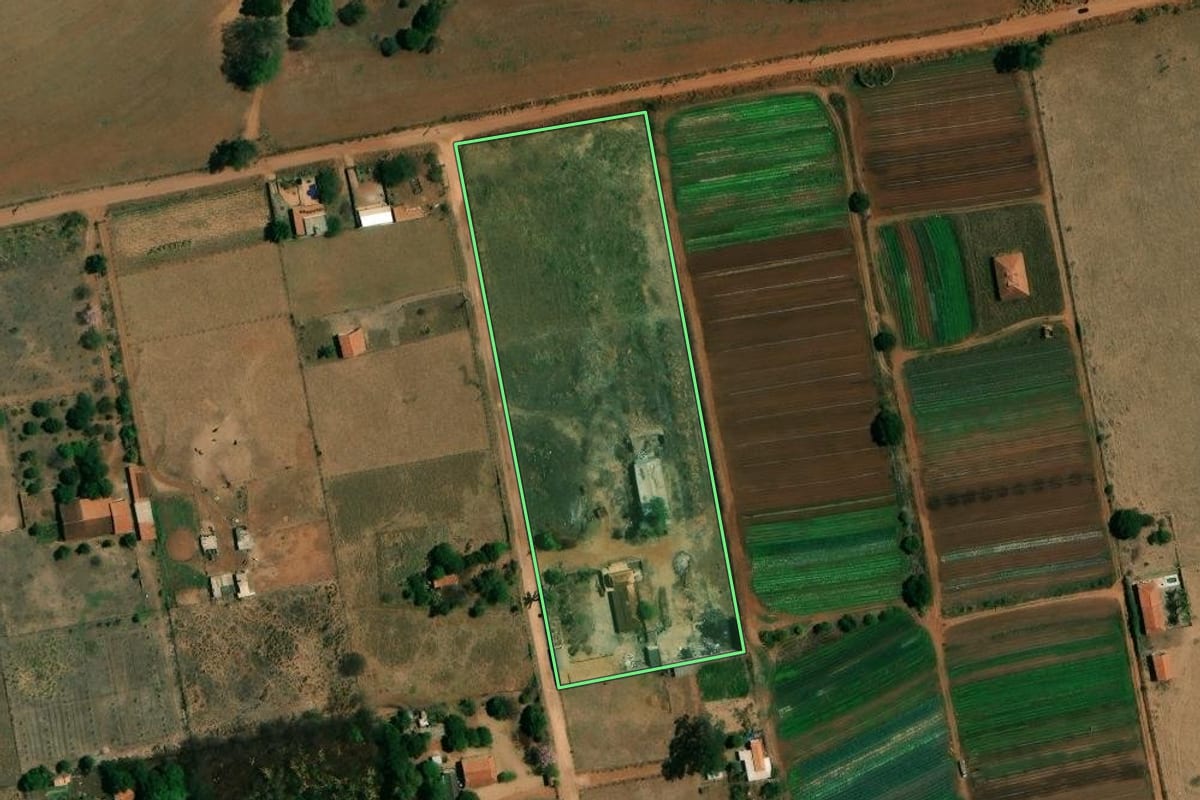 Imagem de satélite do imóvel rural em Mogi Mirim (SP), com o contorno declarado no CAR desenhado por cima.