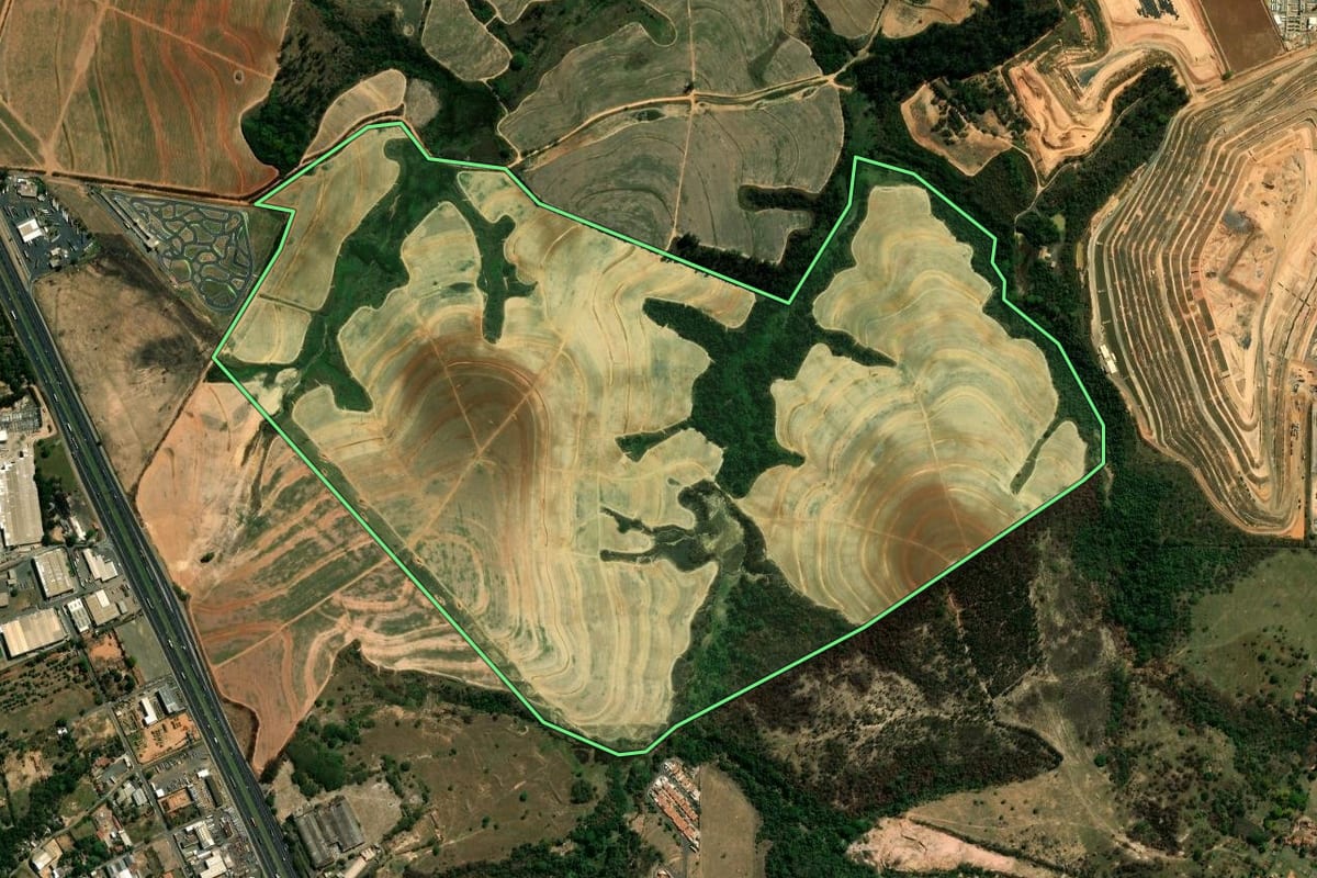 Imagem de satélite do imóvel rural em Nova Odessa (SP), com o contorno declarado no CAR desenhado por cima.