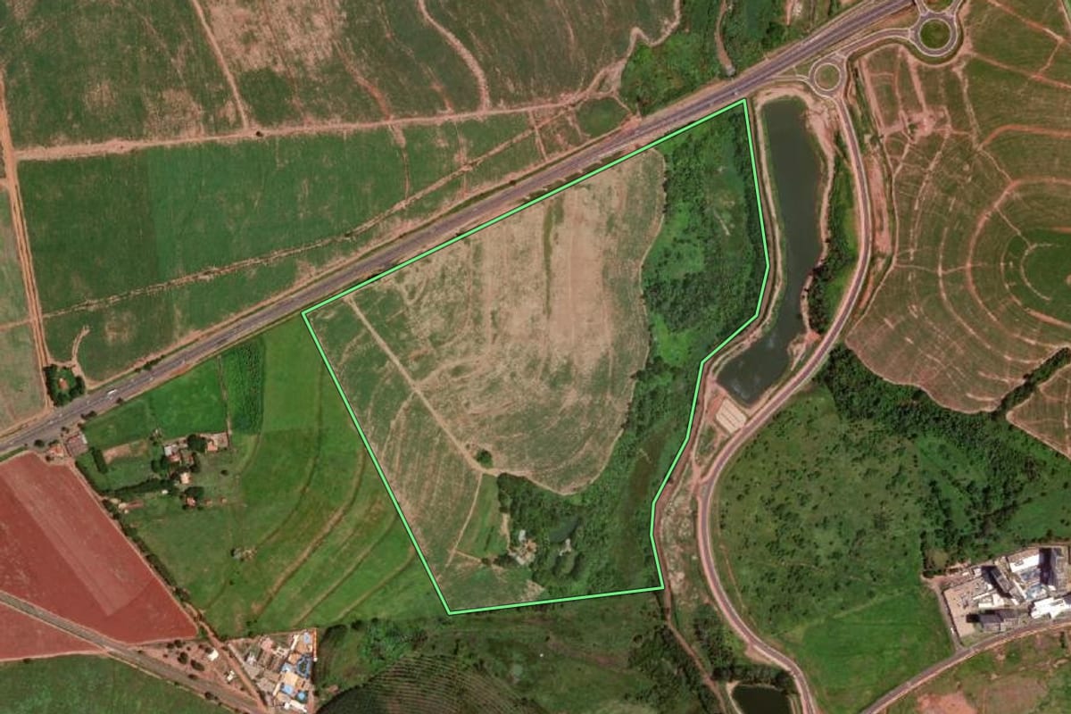 Imagem de satélite do imóvel rural em Olímpia (SP), com o contorno declarado no CAR desenhado por cima.