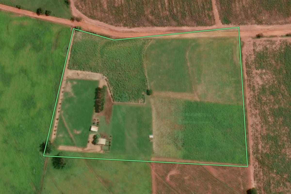 Imagem de satélite do imóvel rural em Olímpia (SP), com o contorno declarado no CAR desenhado por cima.