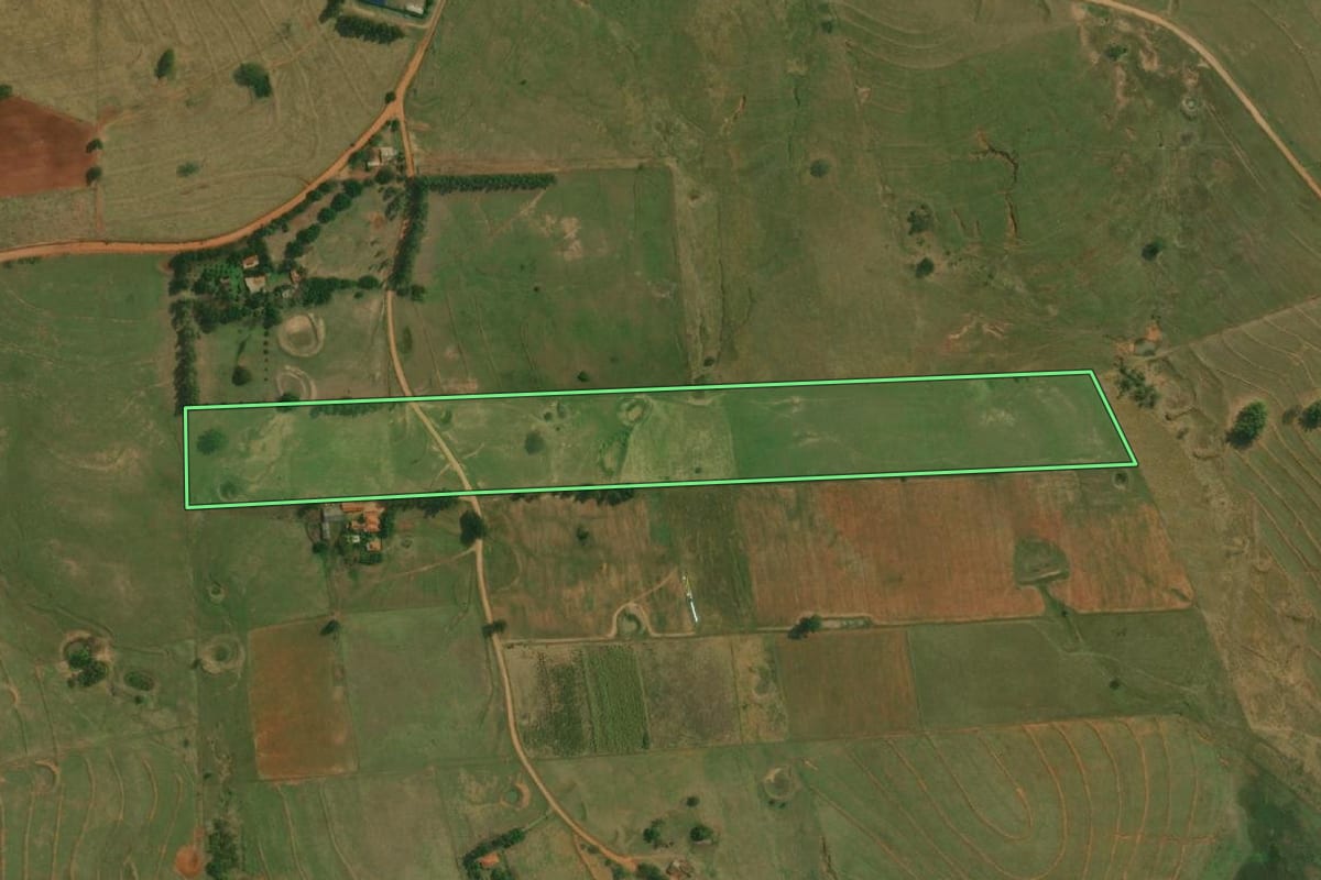 Imagem de satélite do imóvel rural em Presidente Bernardes (SP), com o contorno declarado no CAR desenhado por cima.