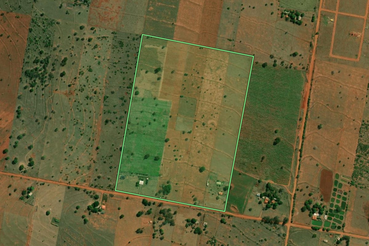 Imagem de satélite do imóvel rural em Presidente Epitácio (SP), com o contorno declarado no CAR desenhado por cima.