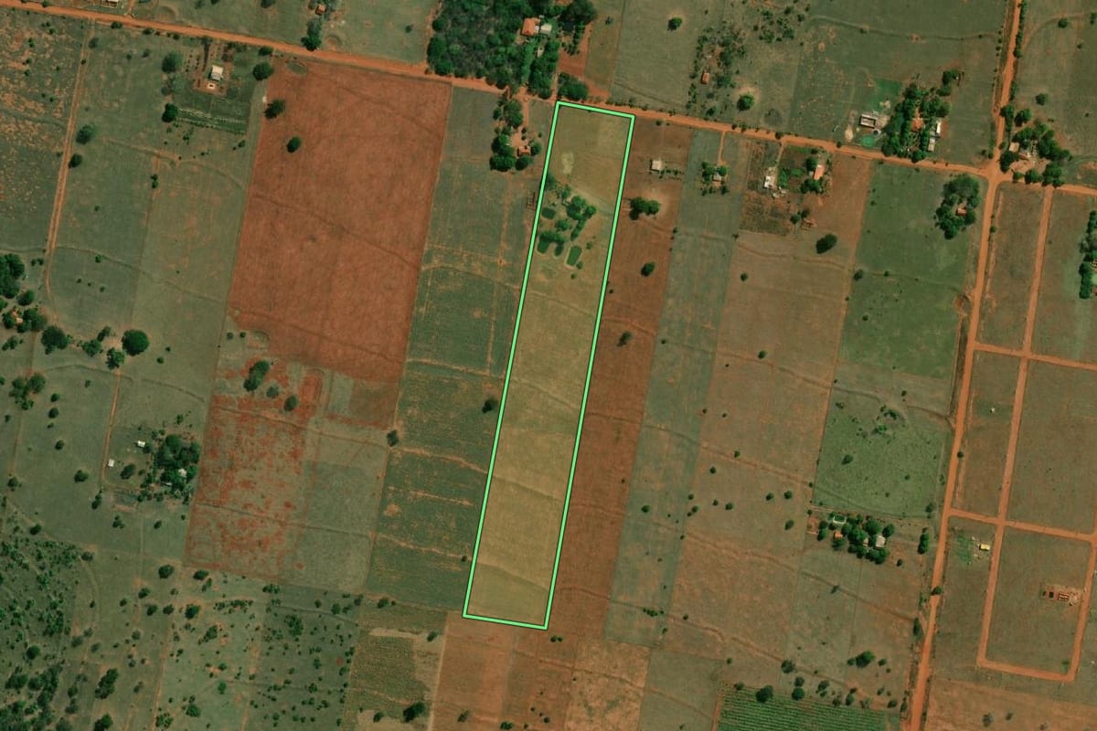 Imagem de satélite do imóvel rural em Presidente Epitácio (SP), com o contorno declarado no CAR desenhado por cima.