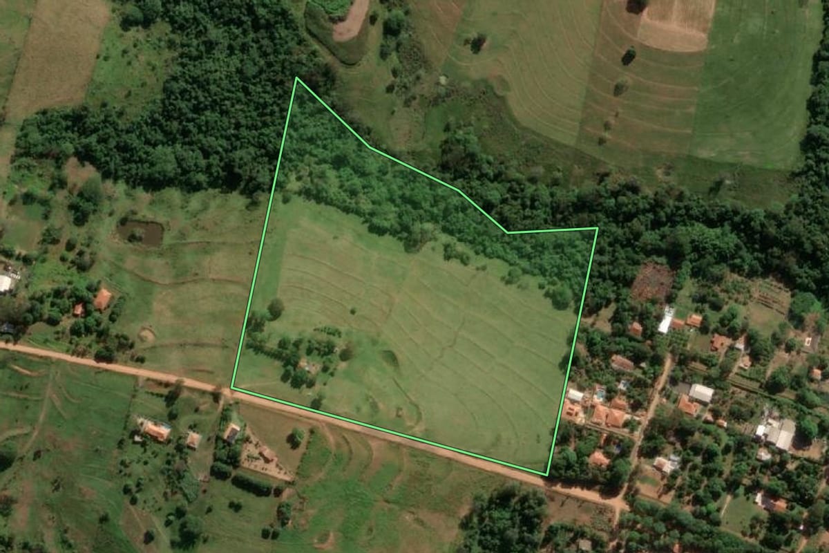 Imagem de satélite do imóvel rural em Presidente Prudente (SP), com o contorno declarado no CAR desenhado por cima.