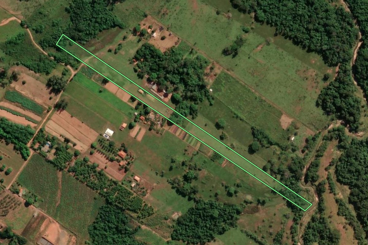 Imagem de satélite do imóvel rural em Presidente Prudente (SP), com o contorno declarado no CAR desenhado por cima.