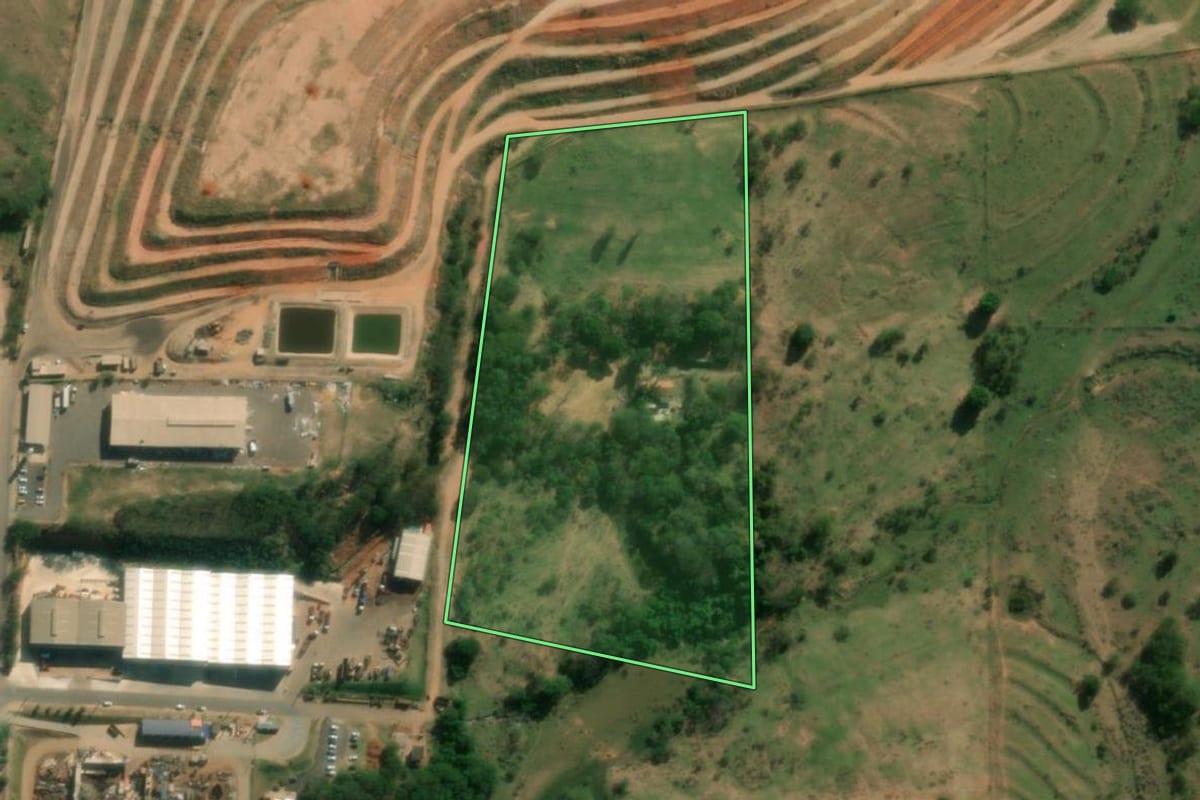 Imagem de satélite do imóvel rural em Presidente Prudente (SP), com o contorno declarado no CAR desenhado por cima.