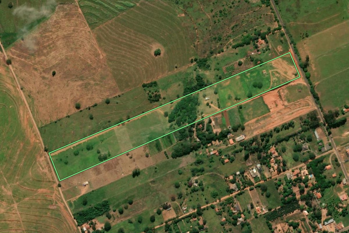 Imagem de satélite do imóvel rural em Presidente Venceslau (SP), com o contorno declarado no CAR desenhado por cima.