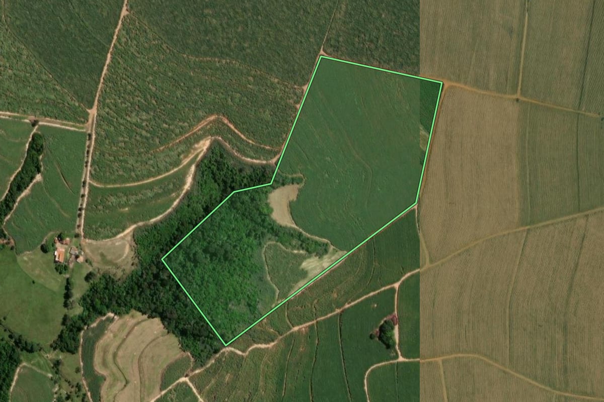 Imagem de satélite do imóvel rural em Santa Bárbara d'Oeste (SP), com o contorno declarado no CAR desenhado por cima.