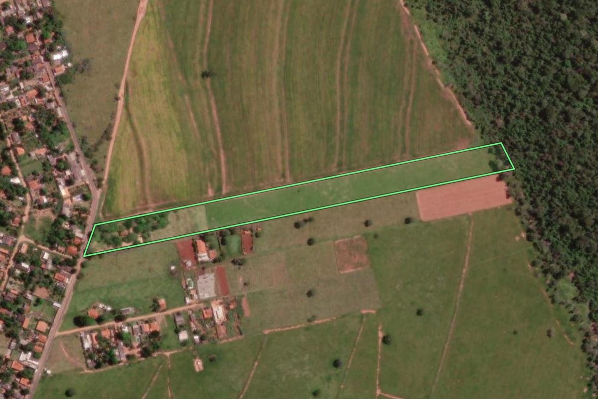 Imagem de satélite do imóvel rural em São José do Rio Preto (SP), com o contorno declarado no CAR desenhado por cima.