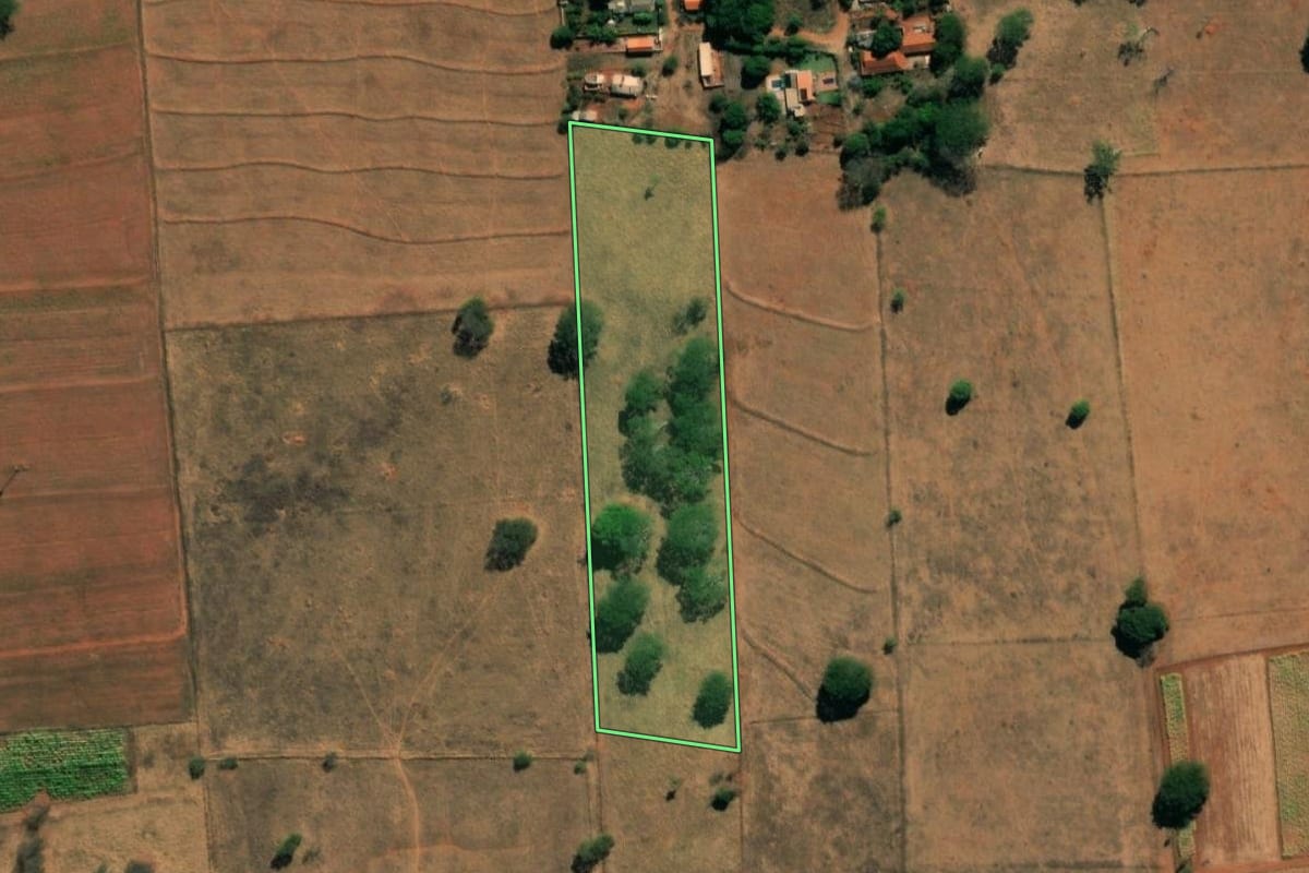 Imagem de satélite do imóvel rural em São José do Rio Preto (SP), com o contorno declarado no CAR desenhado por cima.