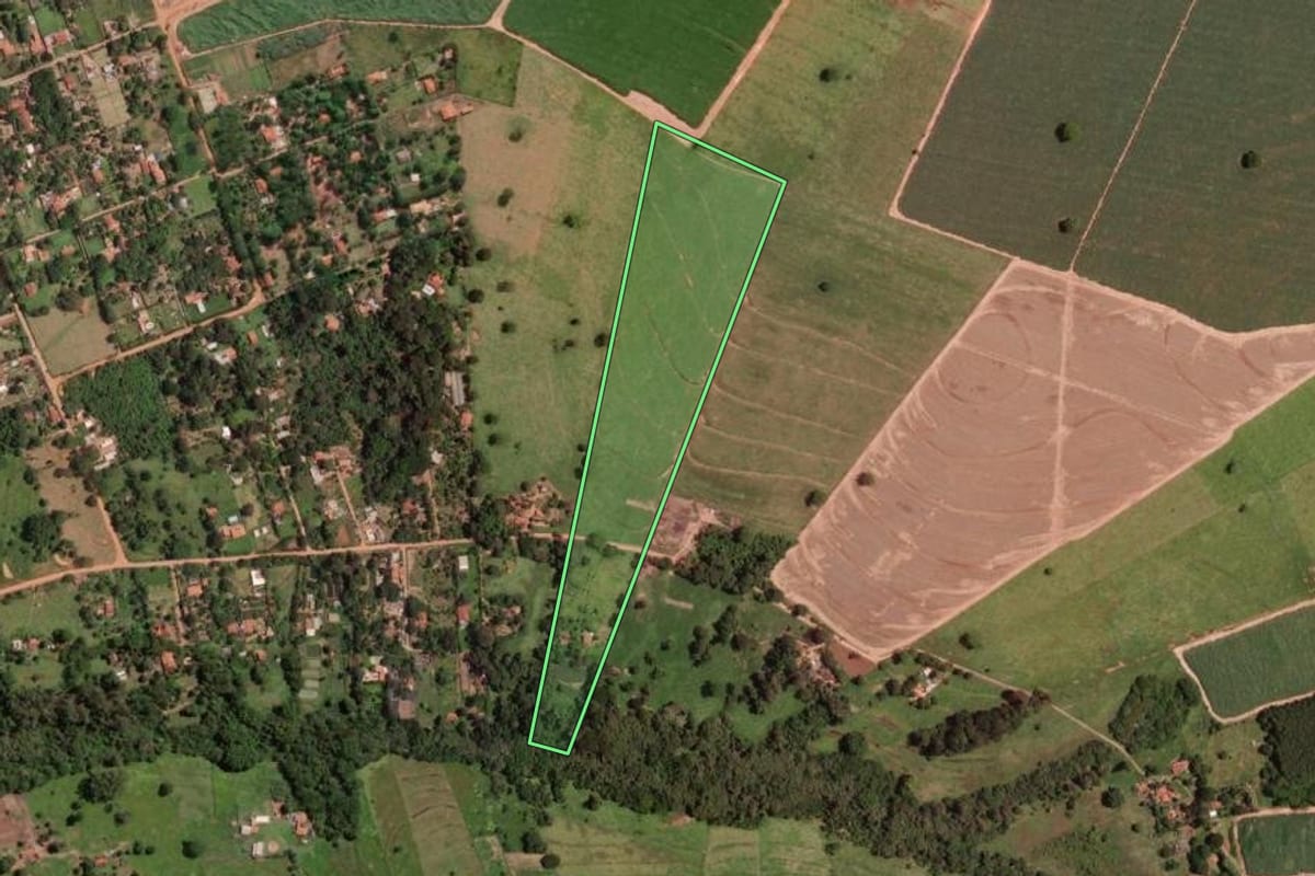 Imagem de satélite do imóvel rural em São José do Rio Preto (SP), com o contorno declarado no CAR desenhado por cima.