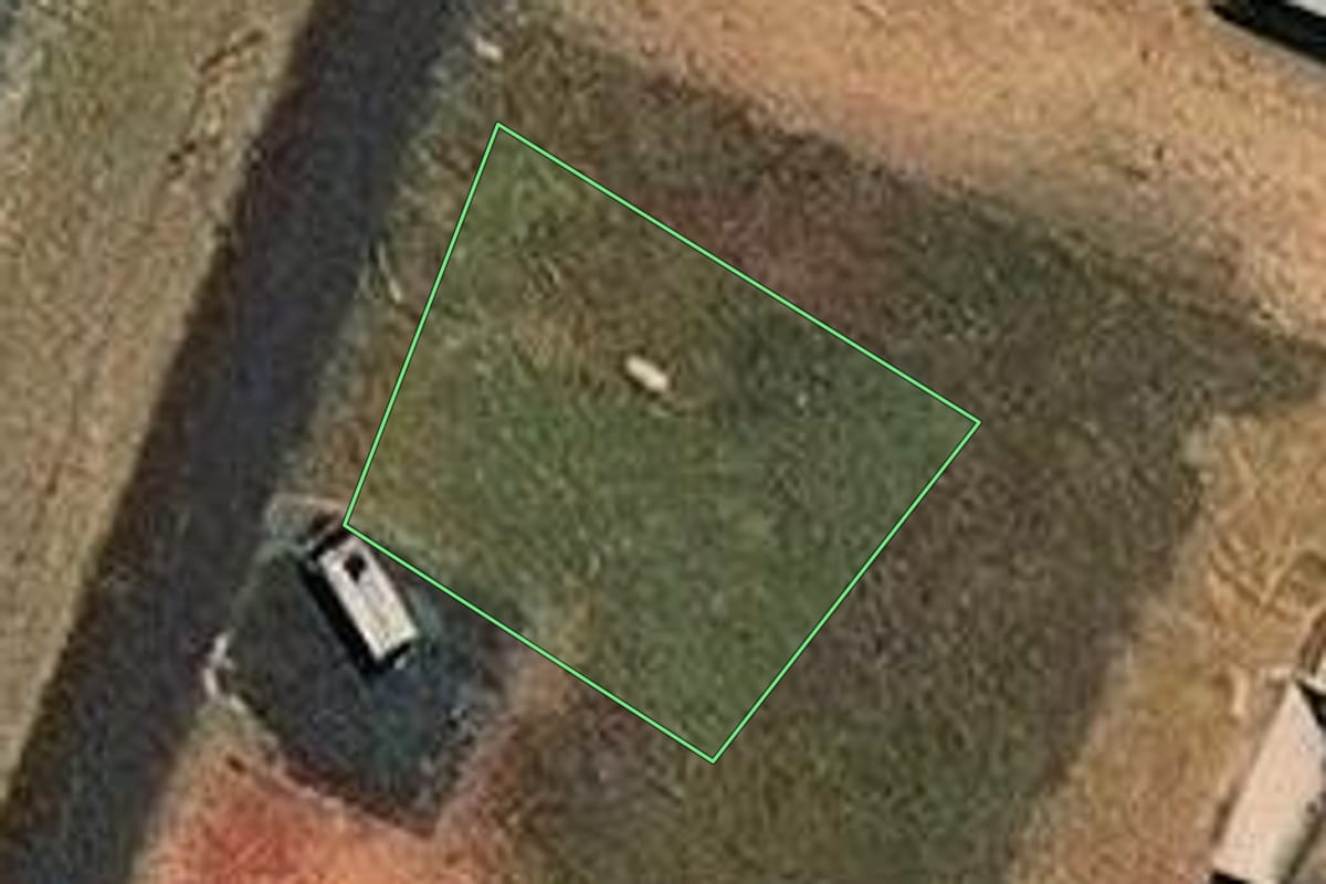 Imagem de satélite do imóvel rural em São José do Rio Preto (SP), com o contorno declarado no CAR desenhado por cima.