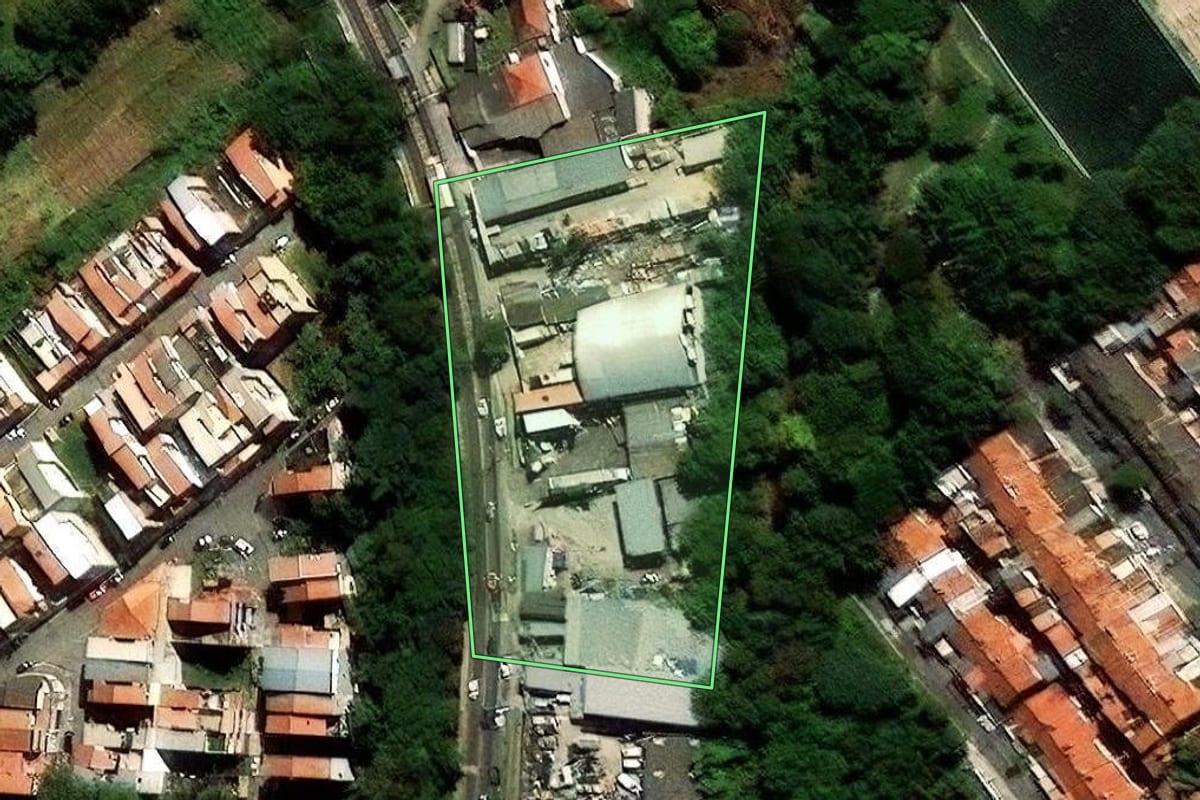 Imagem de satélite do imóvel rural em São Paulo (SP), com o contorno declarado no CAR desenhado por cima.