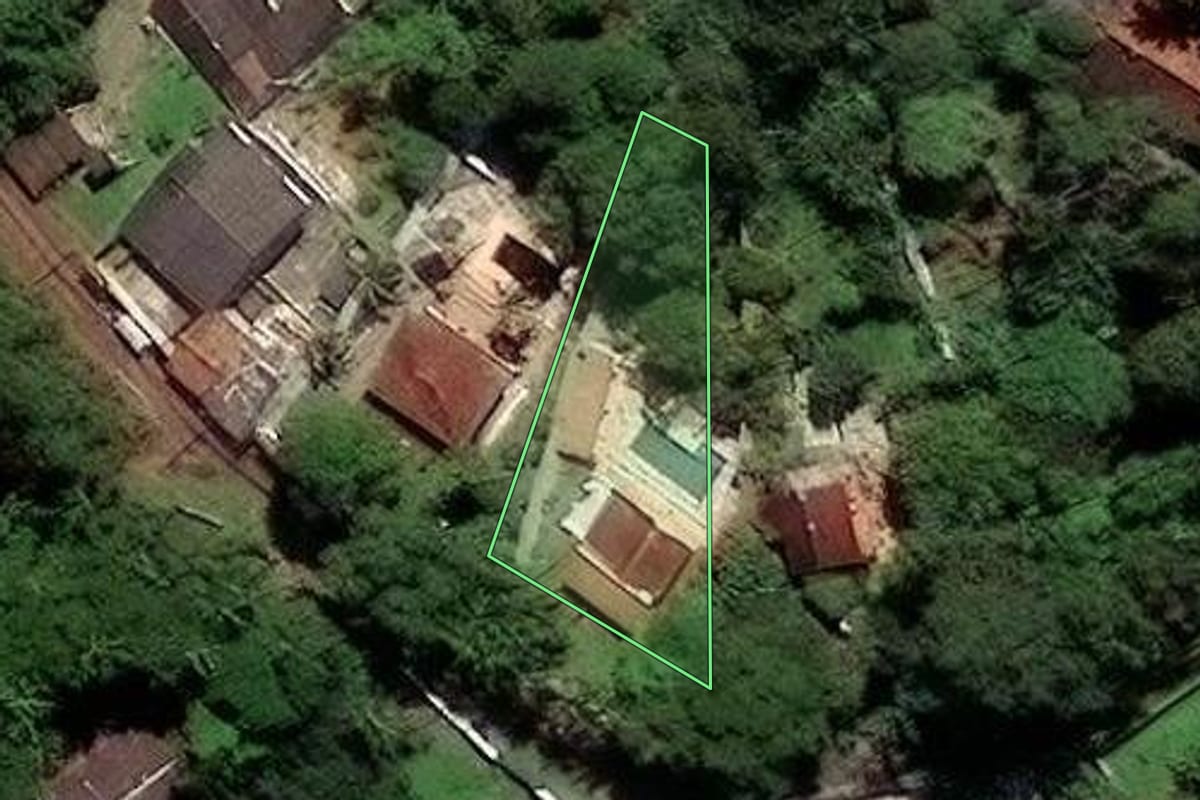 Imagem de satélite do imóvel rural em São Paulo (SP), com o contorno declarado no CAR desenhado por cima.