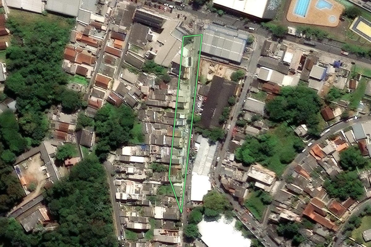 Imagem de satélite do imóvel rural em São Paulo (SP), com o contorno declarado no CAR desenhado por cima.