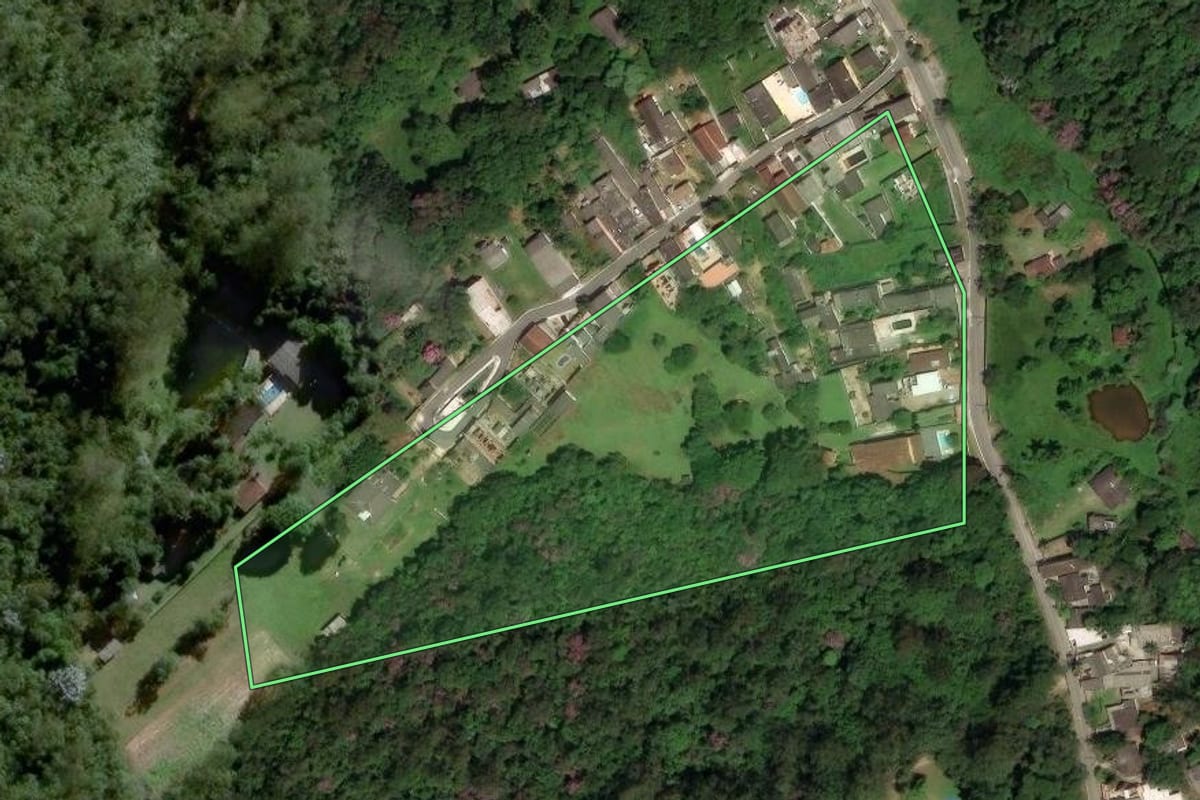Imagem de satélite do imóvel rural em São Paulo (SP), com o contorno declarado no CAR desenhado por cima.