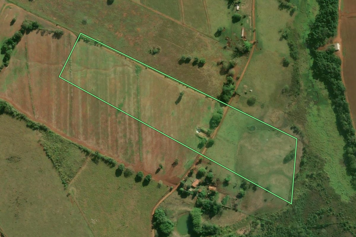 Imagem de satélite do imóvel rural em Tatuí (SP), com o contorno declarado no CAR desenhado por cima.