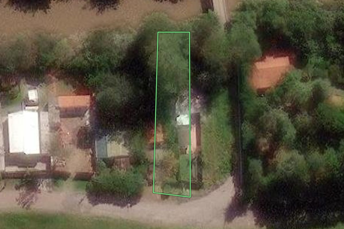 Imagem de satélite do imóvel rural em Valinhos (SP), com o contorno declarado no CAR desenhado por cima.