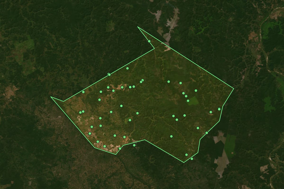 Imagem de satélite de Aldeias Altas (MA), com o contorno do município e a posição dos imóveis desta página.