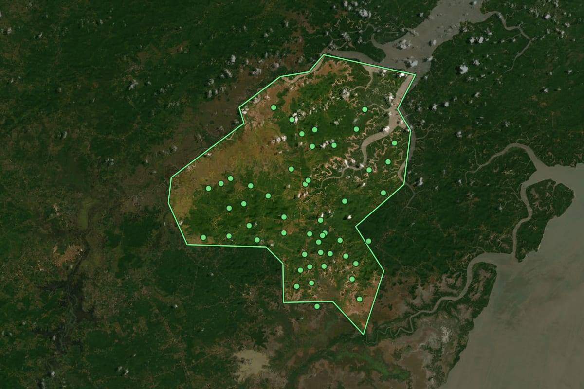 Imagem de satélite de Bequimão (MA), com o contorno do município e a posição dos imóveis desta página.