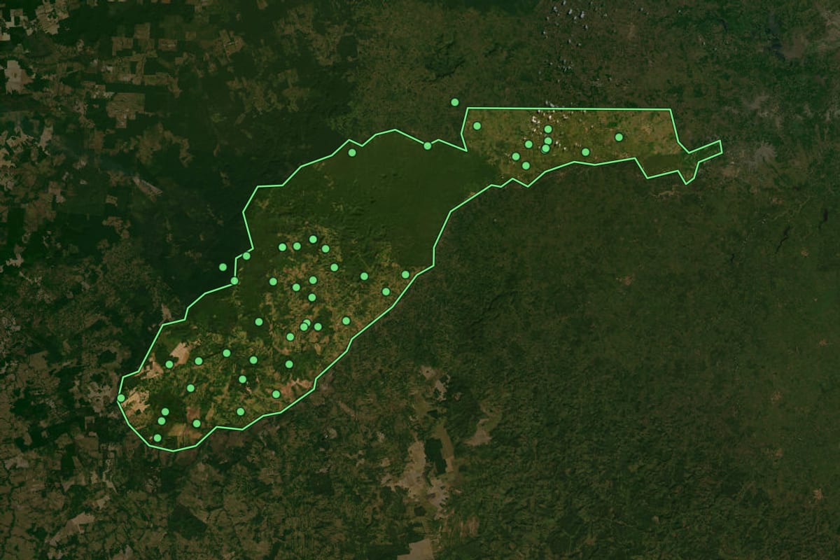 Imagem de satélite de Bom Jardim (MA), com o contorno do município e a posição dos imóveis desta página.