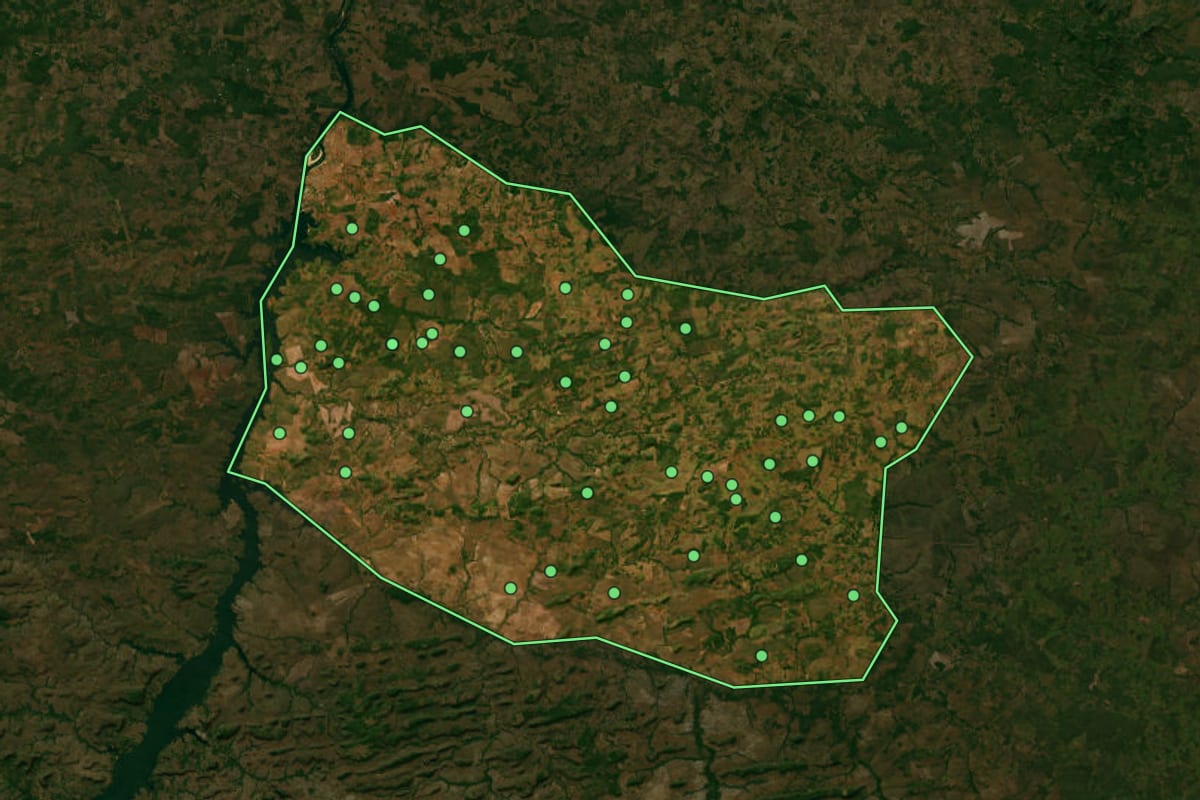 Imagem de satélite de Estreito (MA), com o contorno do município e a posição dos imóveis desta página.