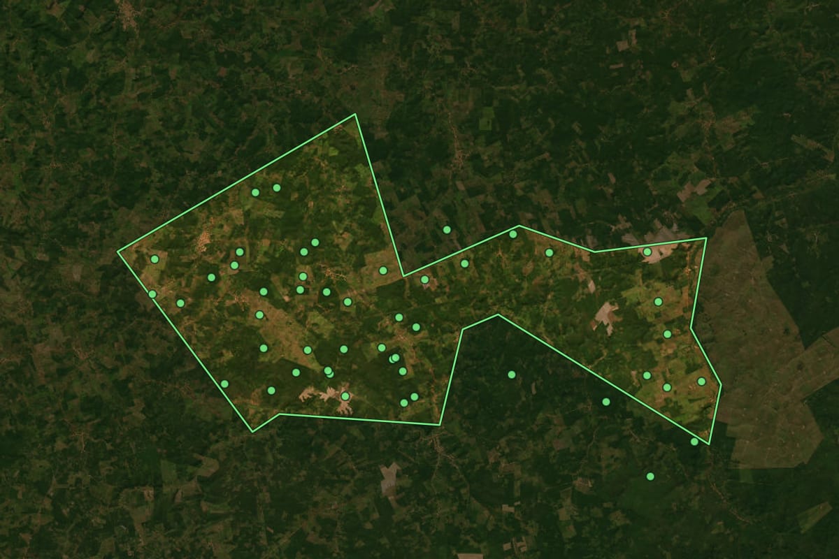 Imagem de satélite de Governador Eugênio Barros (MA), com o contorno do município e a posição dos imóveis desta página.