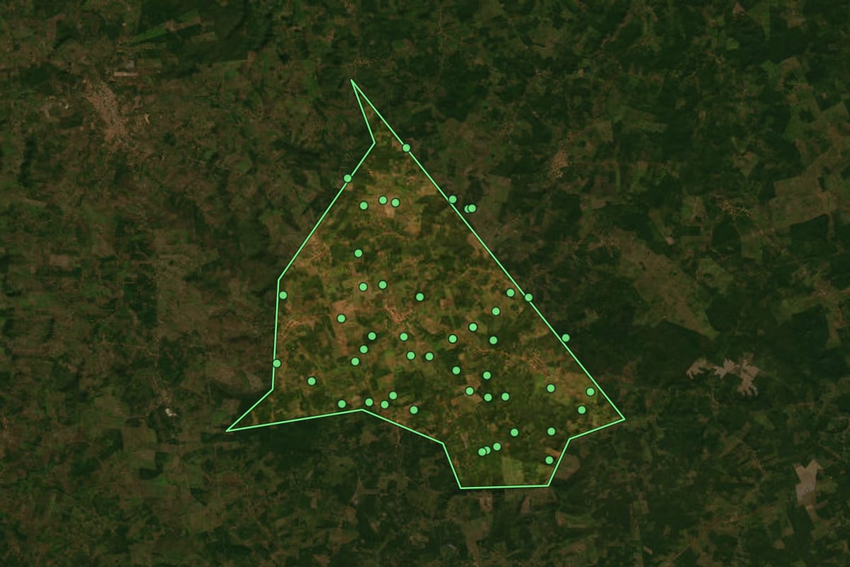 Imagem de satélite de Graça Aranha (MA), com o contorno do município e a posição dos imóveis desta página.